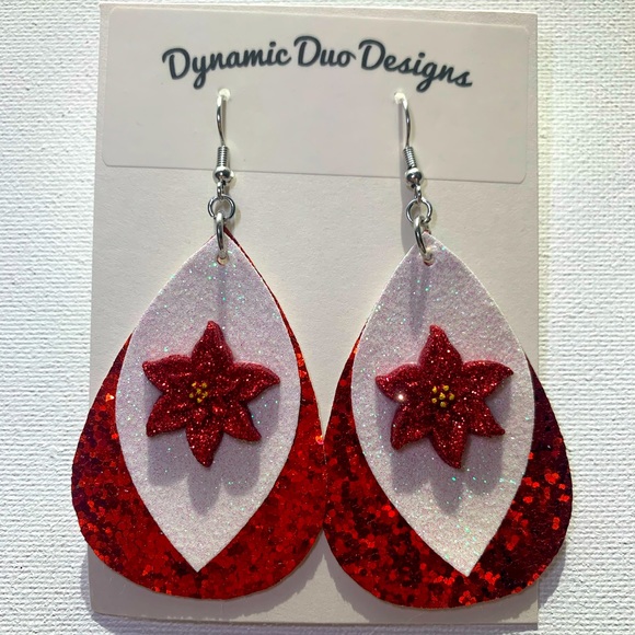 Christmas π Poinsettia Flower Earrings - Picture 5 of 6